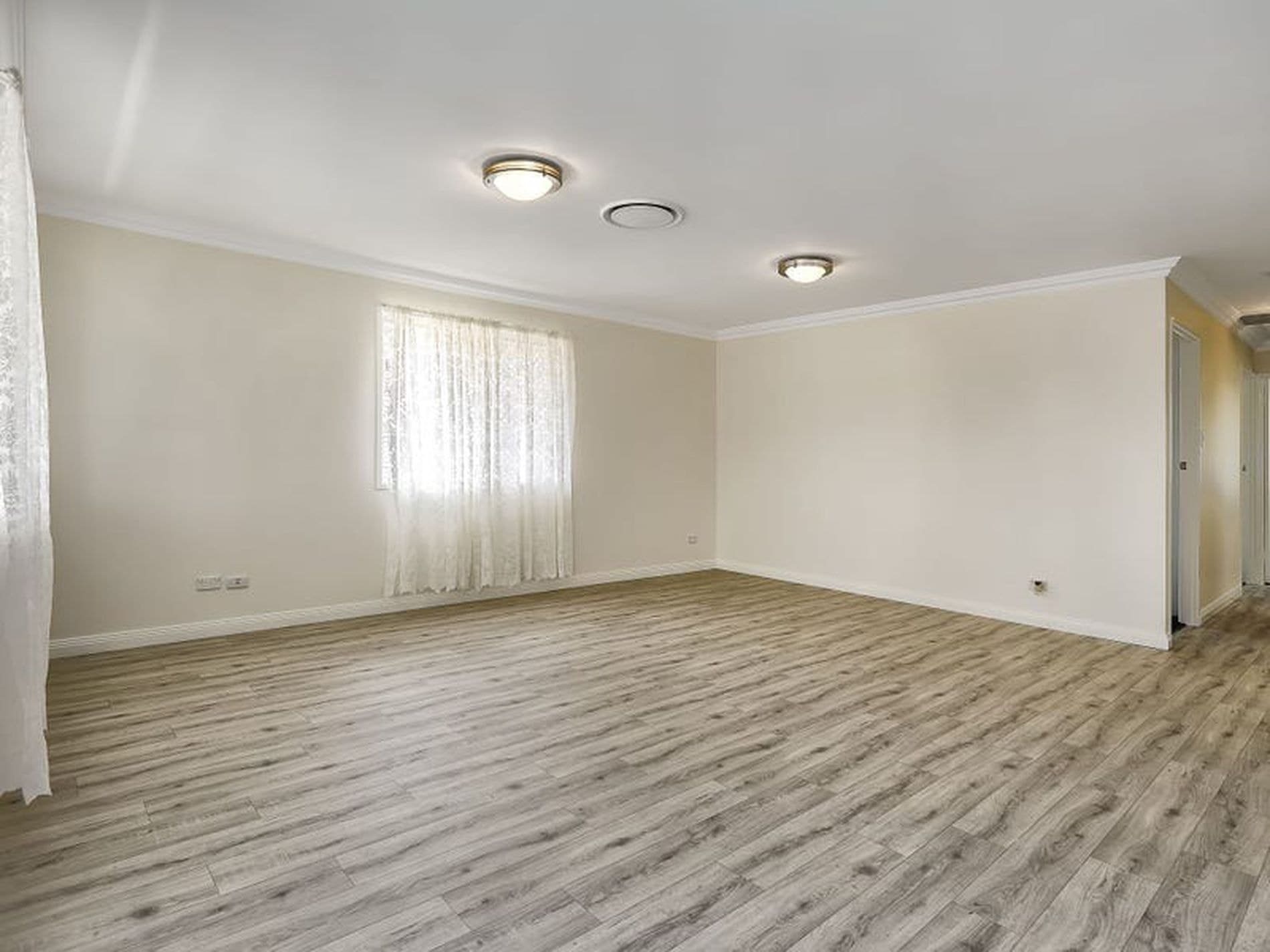 13 Finnegan Boulevard, Deception Bay, QLD, Deception Bay - Thumbnail 4