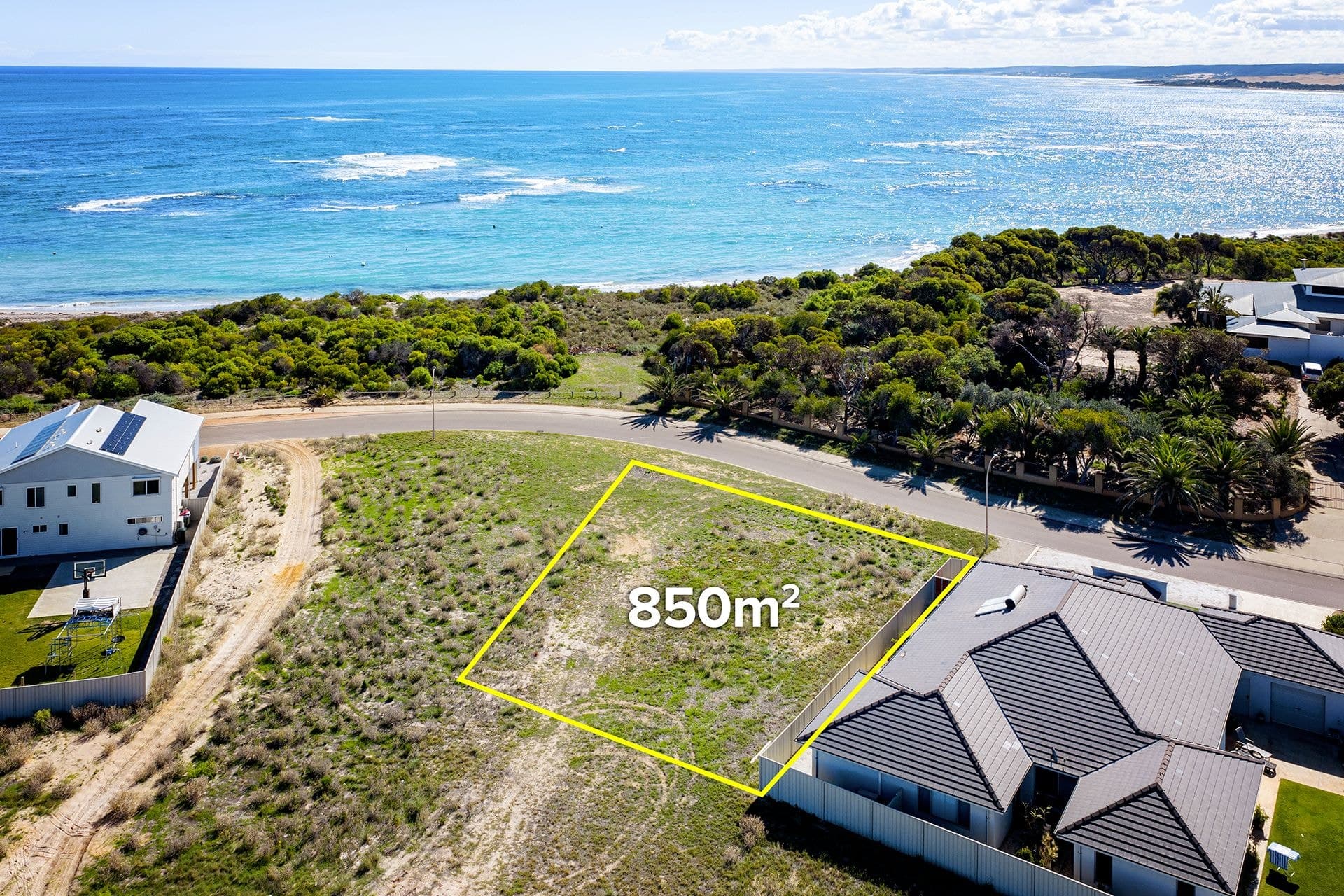 11 SURFSIDE Terrace, Glenfield WA 6532, Glenfield - Thumbnail 4