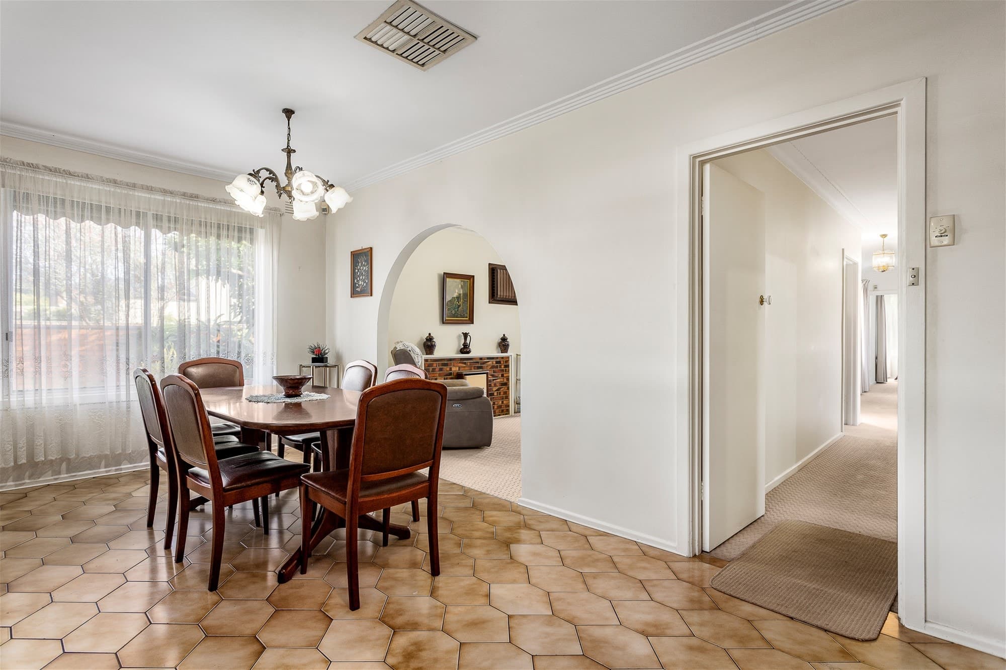 38 Oriel Road IVANHOE, VIC, Ivanhoe - Thumbnail 4
