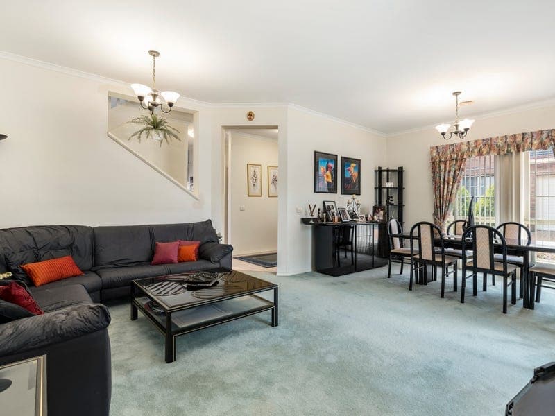 33 St. Claire Walk DONCASTER EAST, VIC, Doncaster East - Thumbnail 2