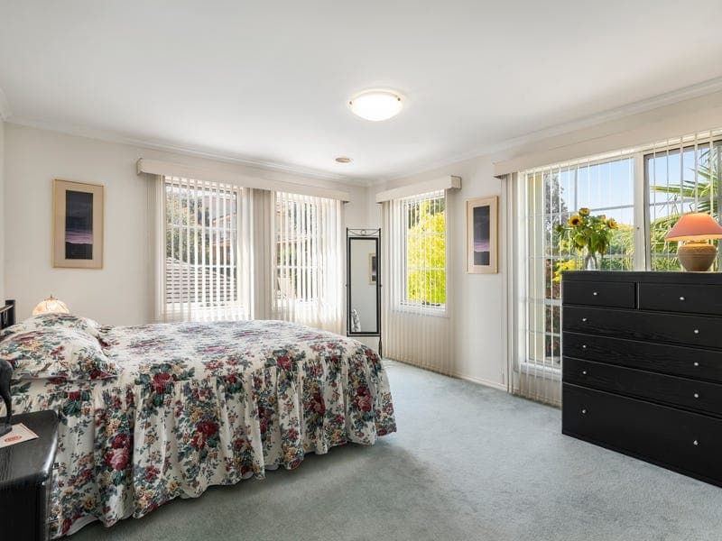 33 St. Claire Walk DONCASTER EAST, VIC, Doncaster East - Thumbnail 6