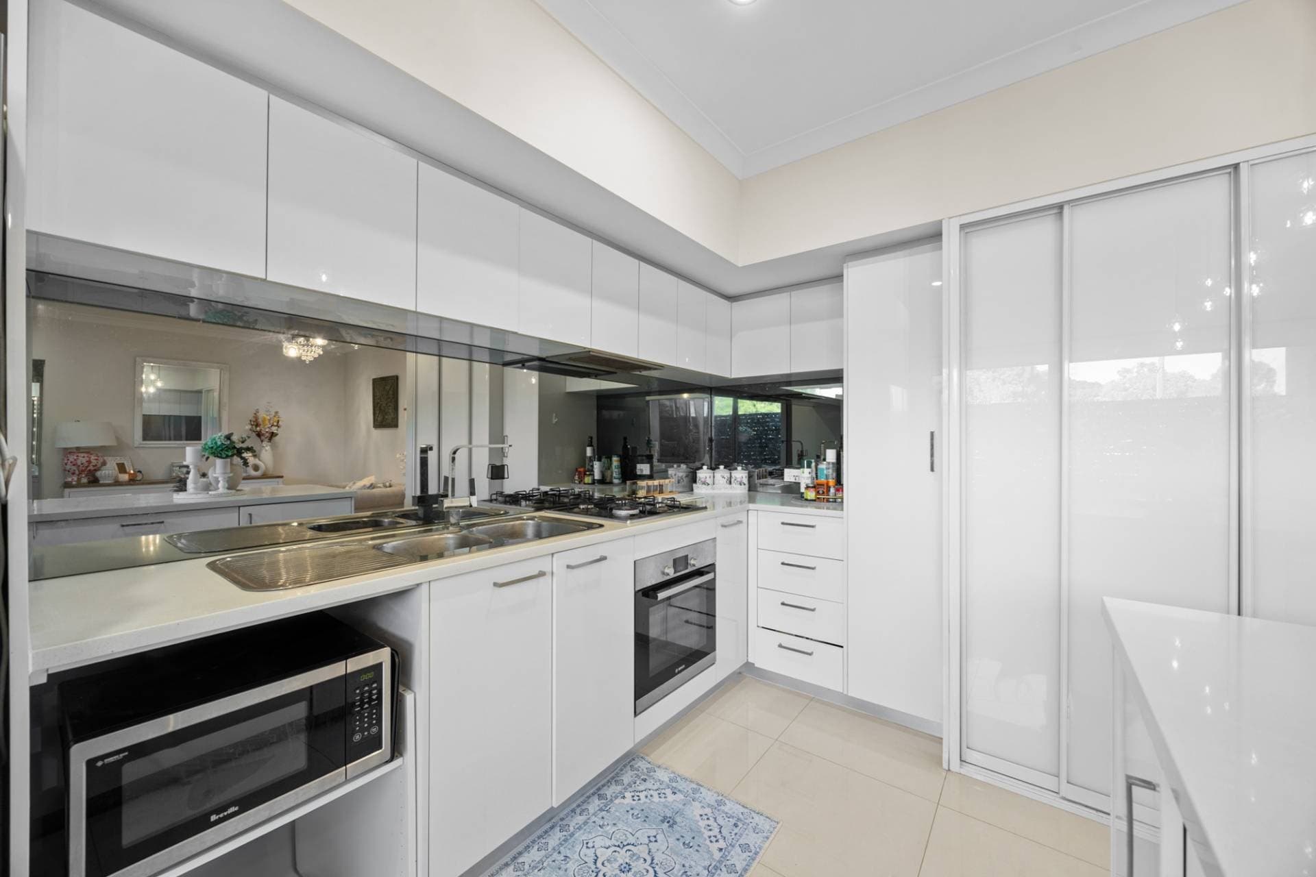 1, 26 Powis Street, Glendalough - Thumbnail 6