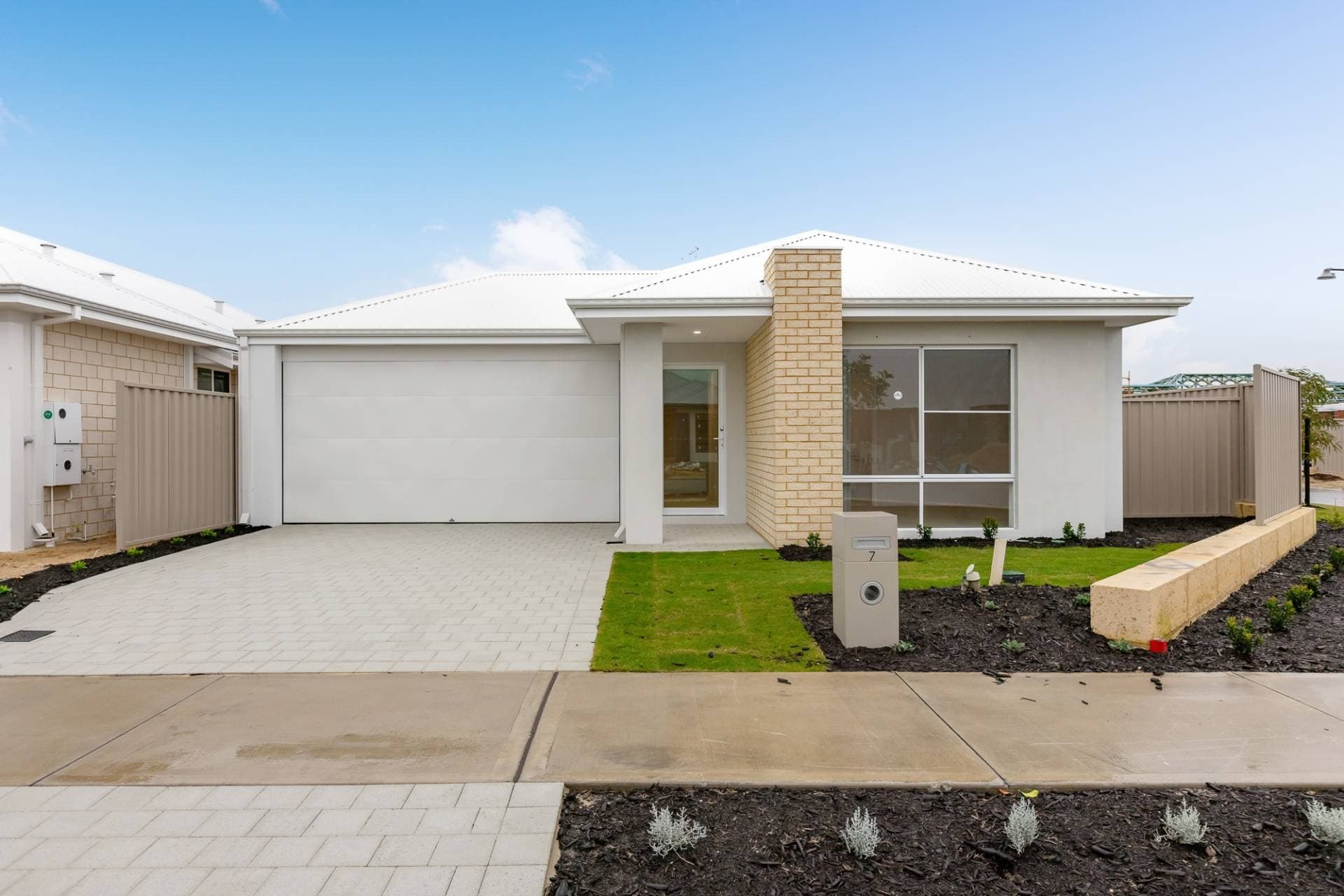 7 Magnificent Drive, Mandogalup - Image 1
