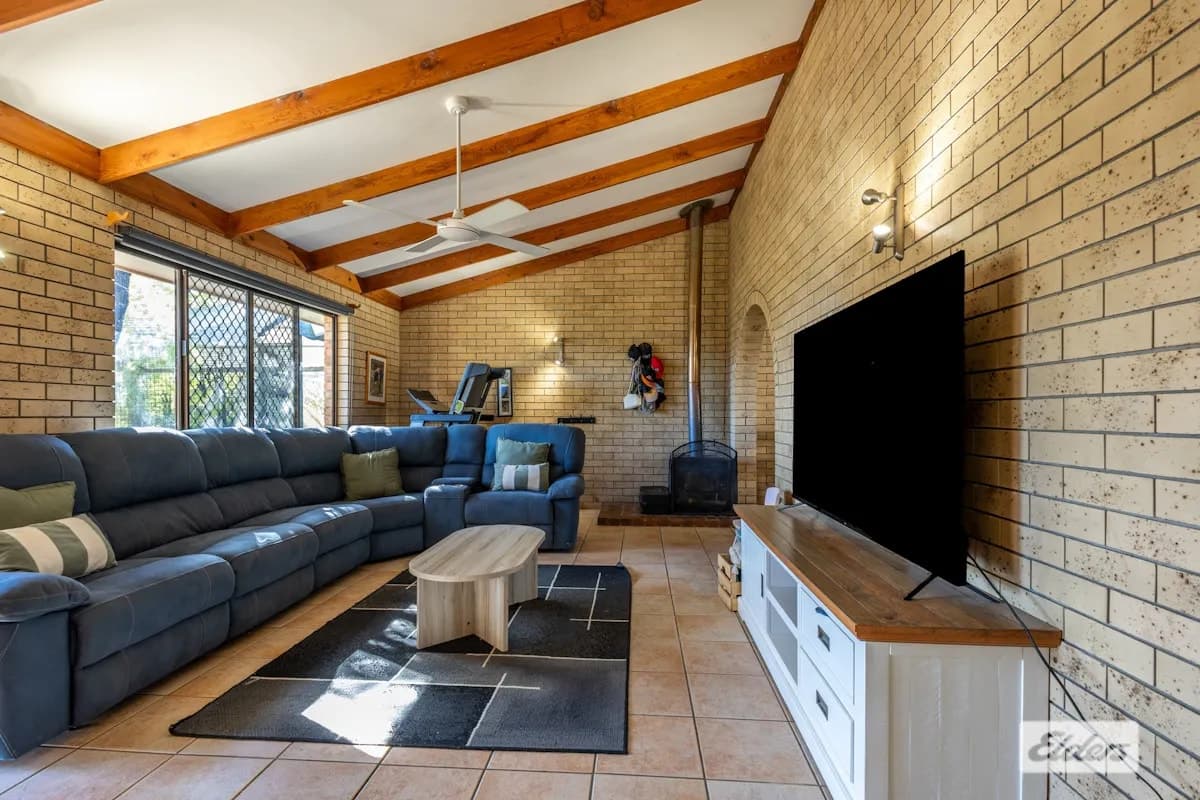 30 Crestview Avenue, Gatton, QLD, 4343, Gatton - Thumbnail 4