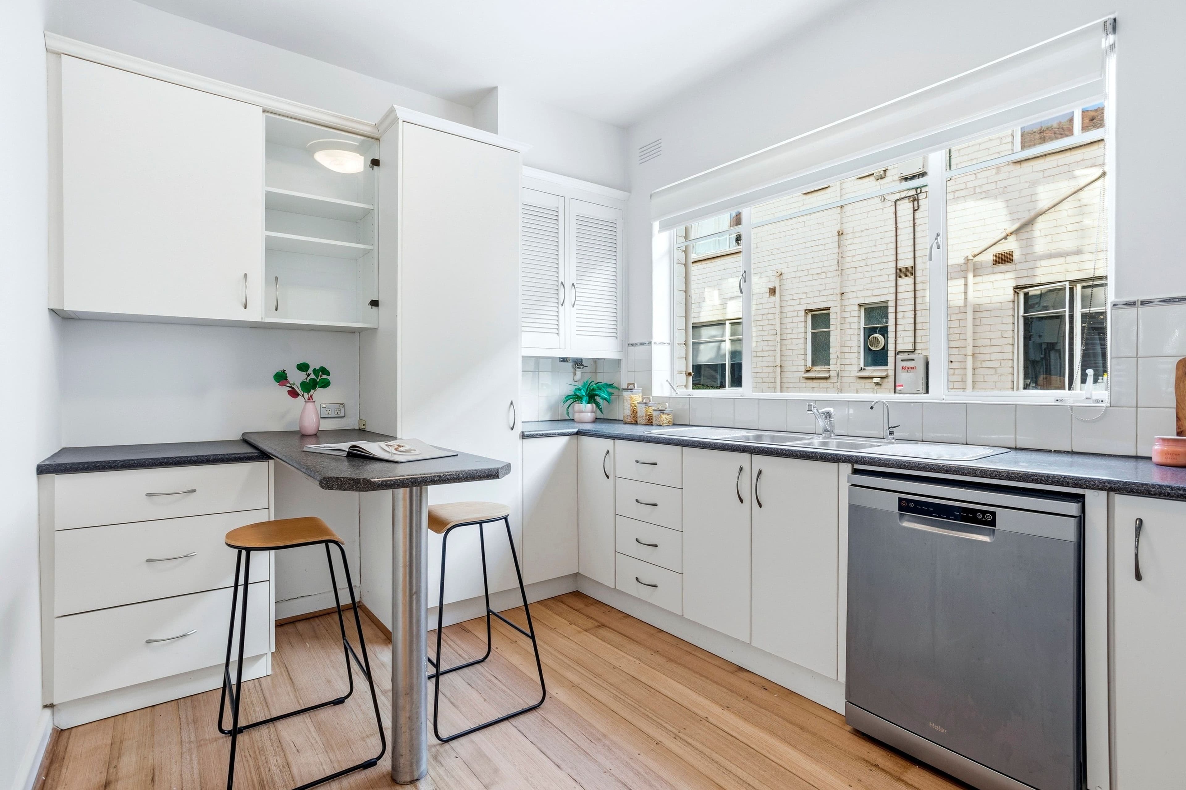2/18 King Street, Elsternwick VIC 3185, Elsternwick - Thumbnail 4