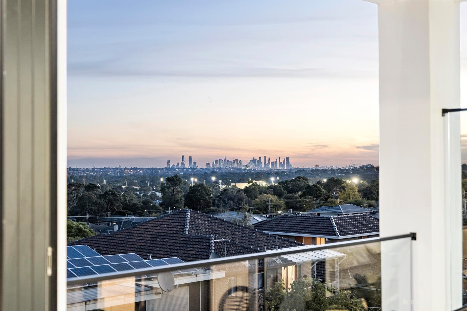 32 Pinnacle Crescent, Bulleen, VIC 3105, Bulleen - Thumbnail 3