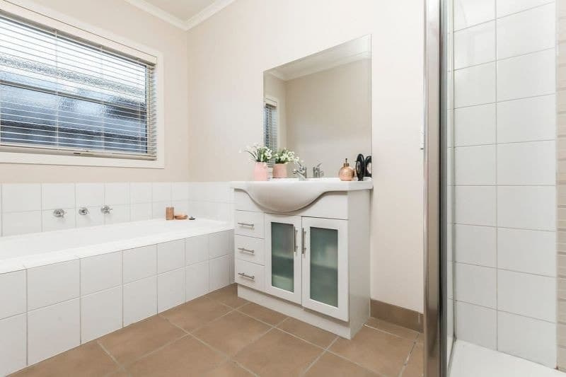 2/17 Pine Av, North Shore, VIC 3214, North Shore - Thumbnail 7