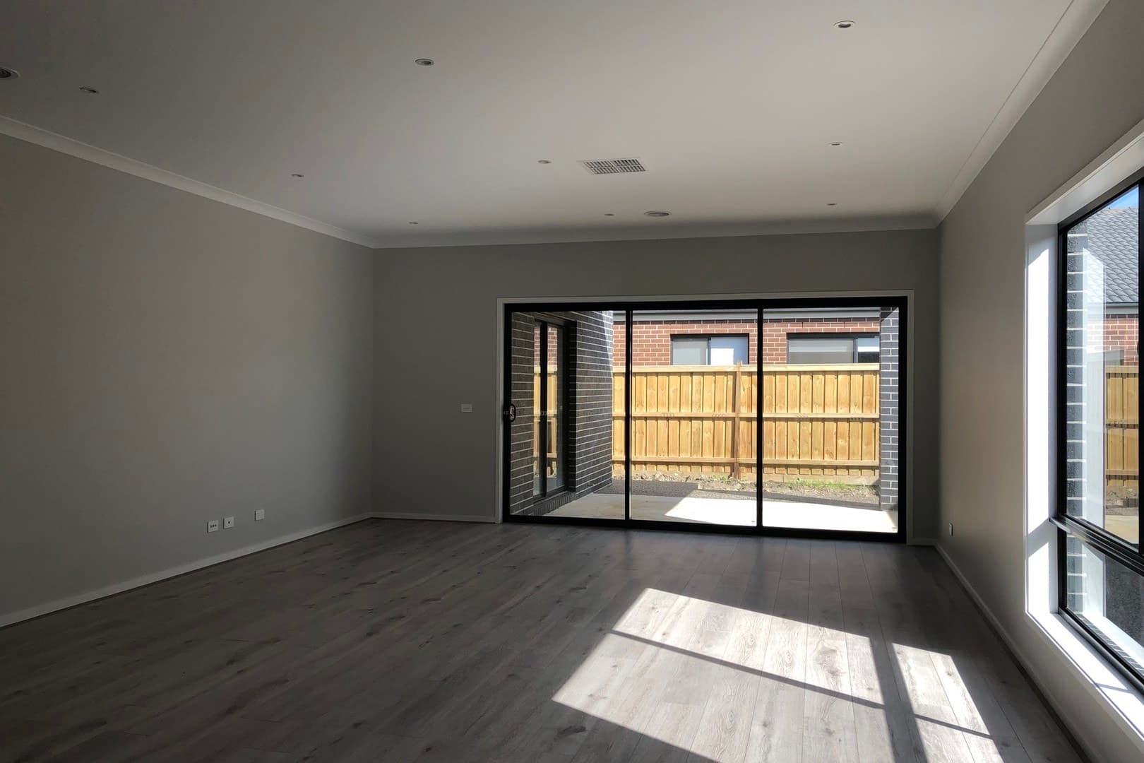 32 Appenzeller Drive, Clyde North, VIC 3978, Clyde North - Thumbnail 4