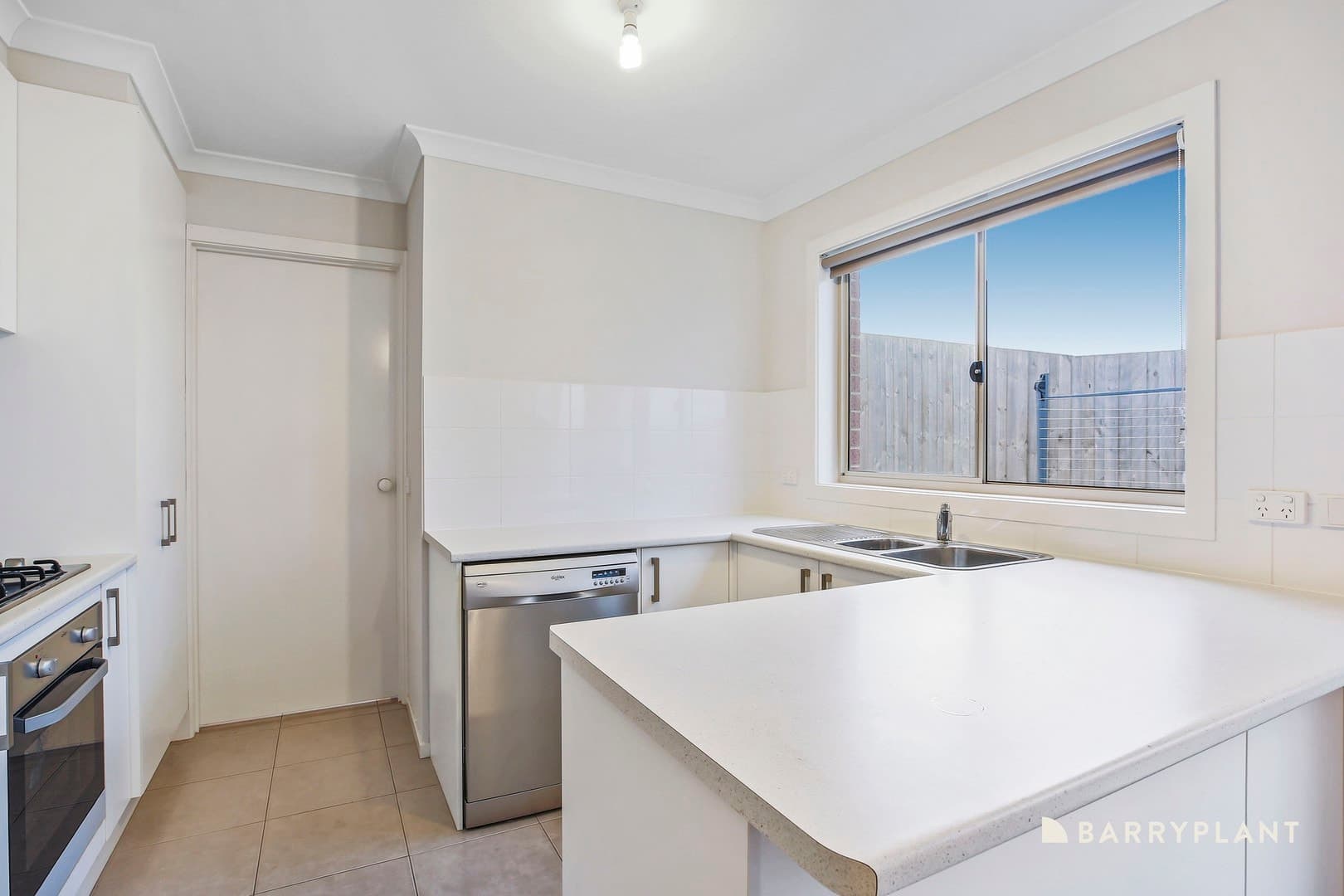 2/73 Victoria Street, Drouin, VIC 3818, Drouin - Thumbnail 2