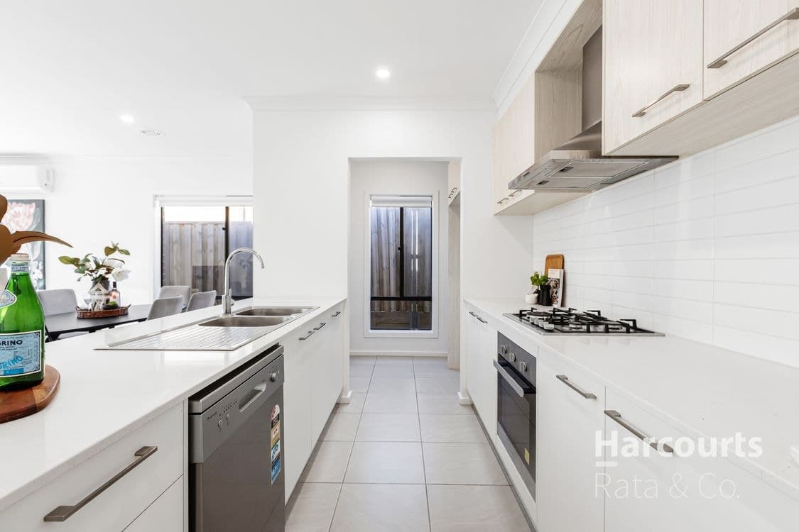 11 Suffern Street, Donnybrook, VIC 3064, Donnybrook - Thumbnail 3