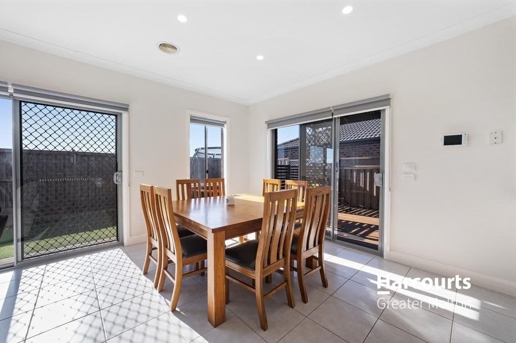 16 Caruana Crescent, HARKNESS, VIC 3337, Harkness - Thumbnail 4