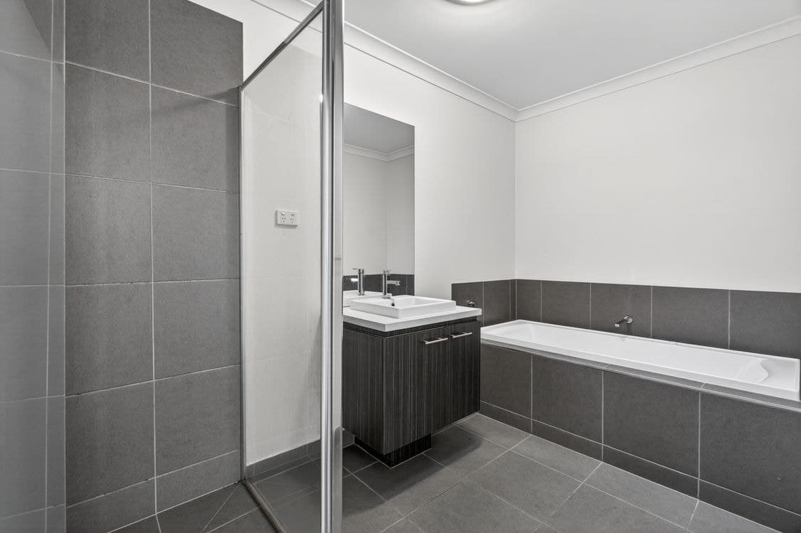 69 Bassett Avenue, WYNDHAM VALE, VIC 3024, Wyndham Vale - Thumbnail 8