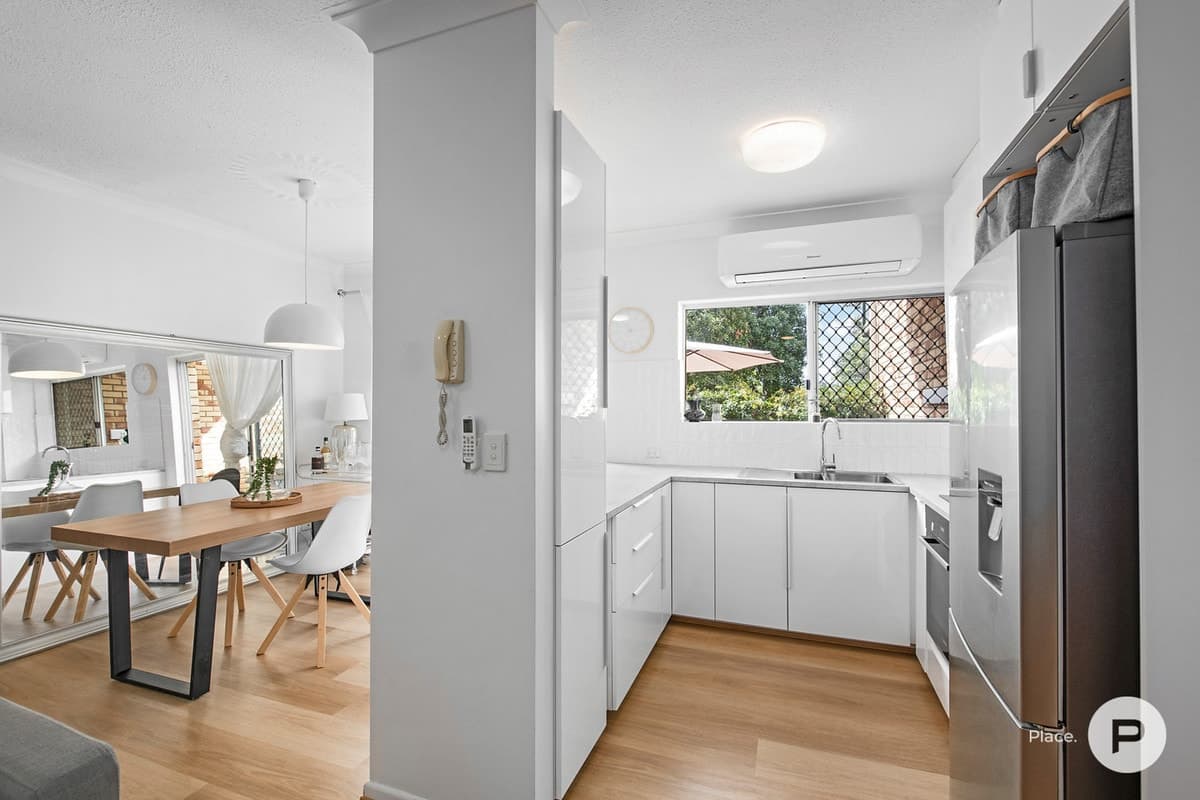 36 Pembroke Road, Coorparoo - Thumbnail 2