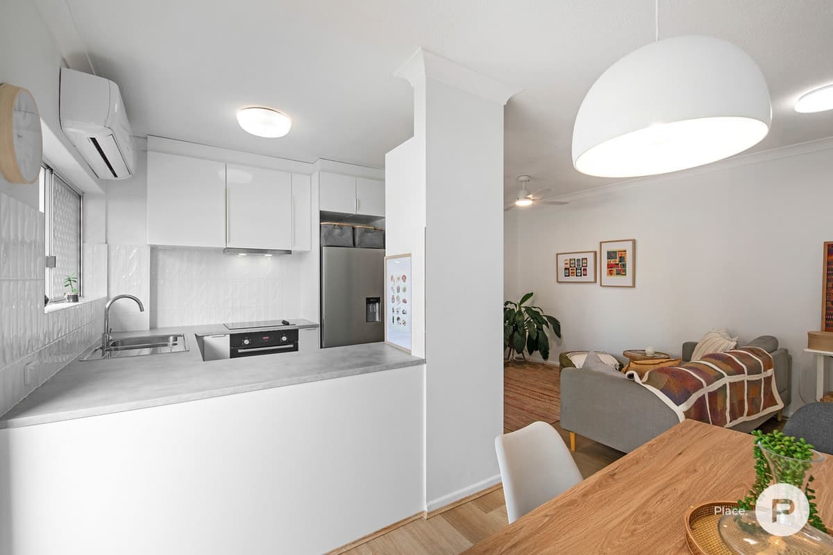 36 Pembroke Road, Coorparoo - Thumbnail 3