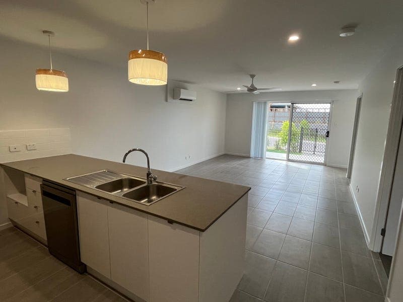 7 Condamine Street, South Ripley - Thumbnail 2
