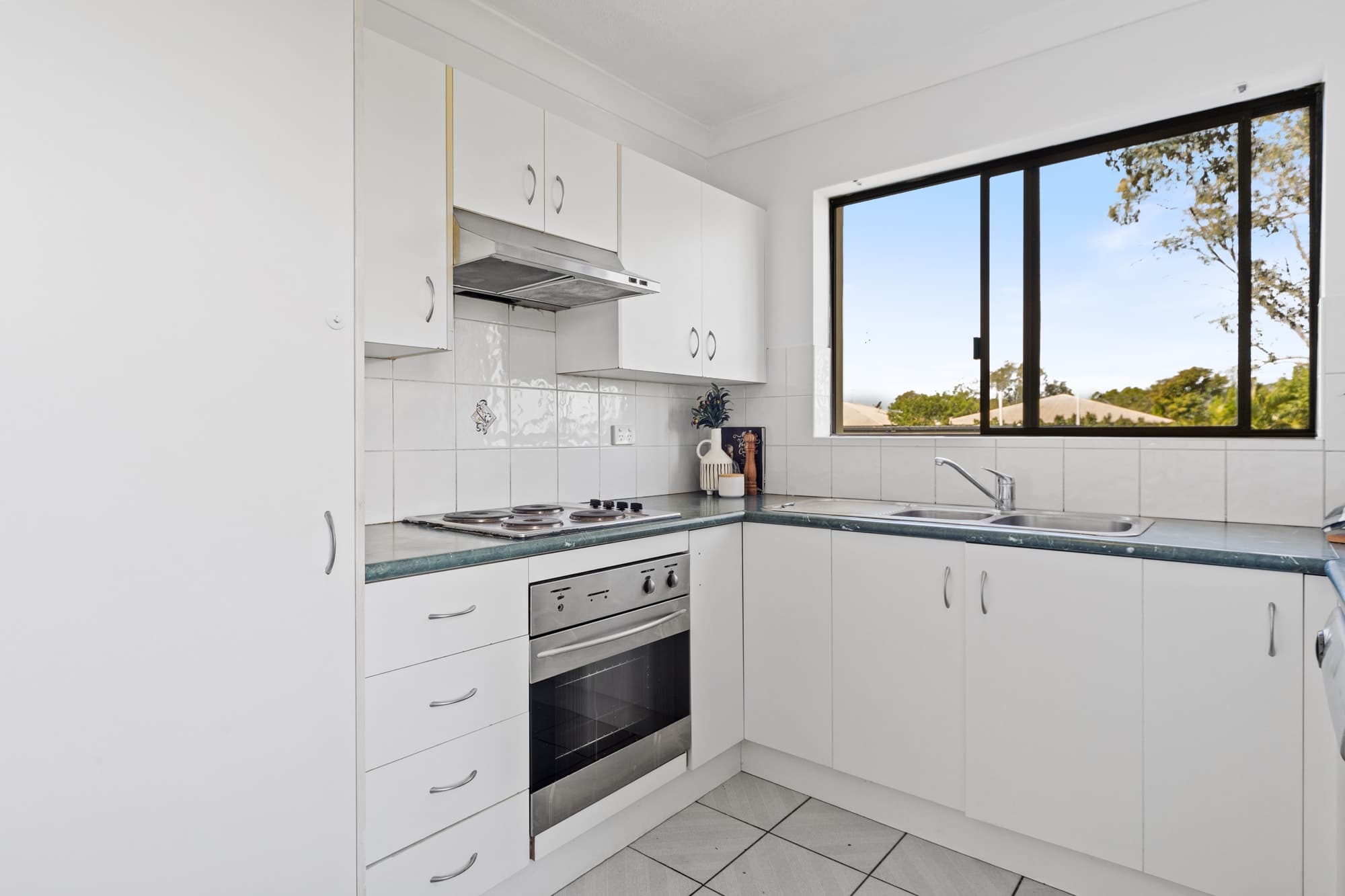 354 Zillmere Road, Zillmere - Thumbnail 2