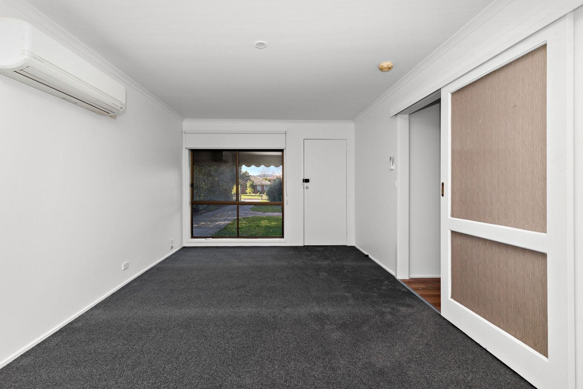 2/31 Macmeikan Street, Whittlesea, Whittlesea - Thumbnail 2