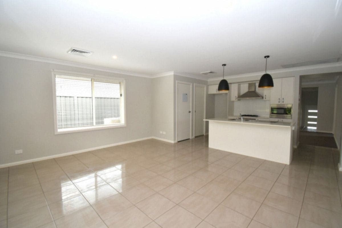 10 Battam Road, Gregory Hills, Gregory Hills - Thumbnail 3