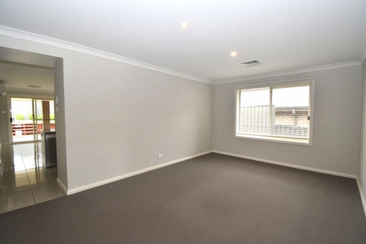 10 Battam Road, Gregory Hills, Gregory Hills - Thumbnail 4