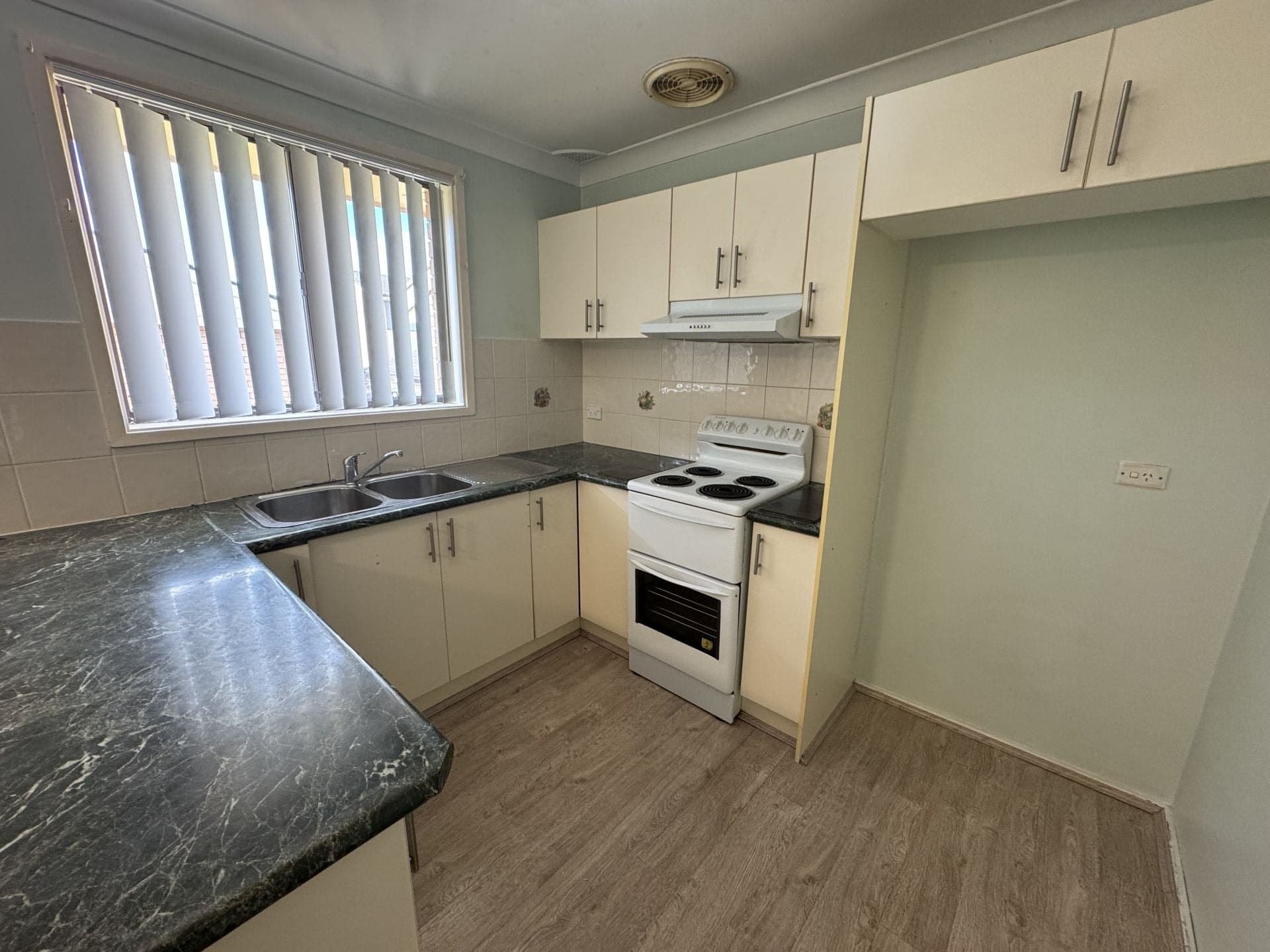 13/120 Oxford Road, Ingleburn, Ingleburn - Thumbnail 3