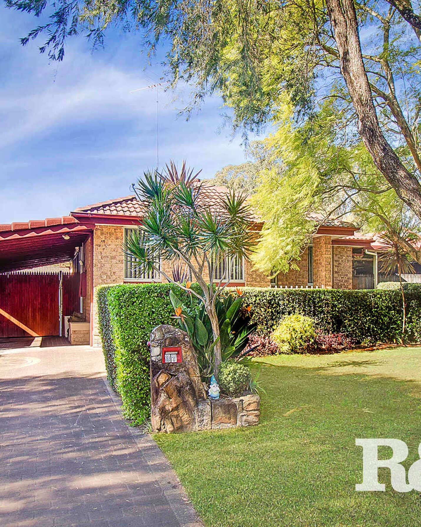 37 Shakespeare Drive St Clair, Clair - Thumbnail 2