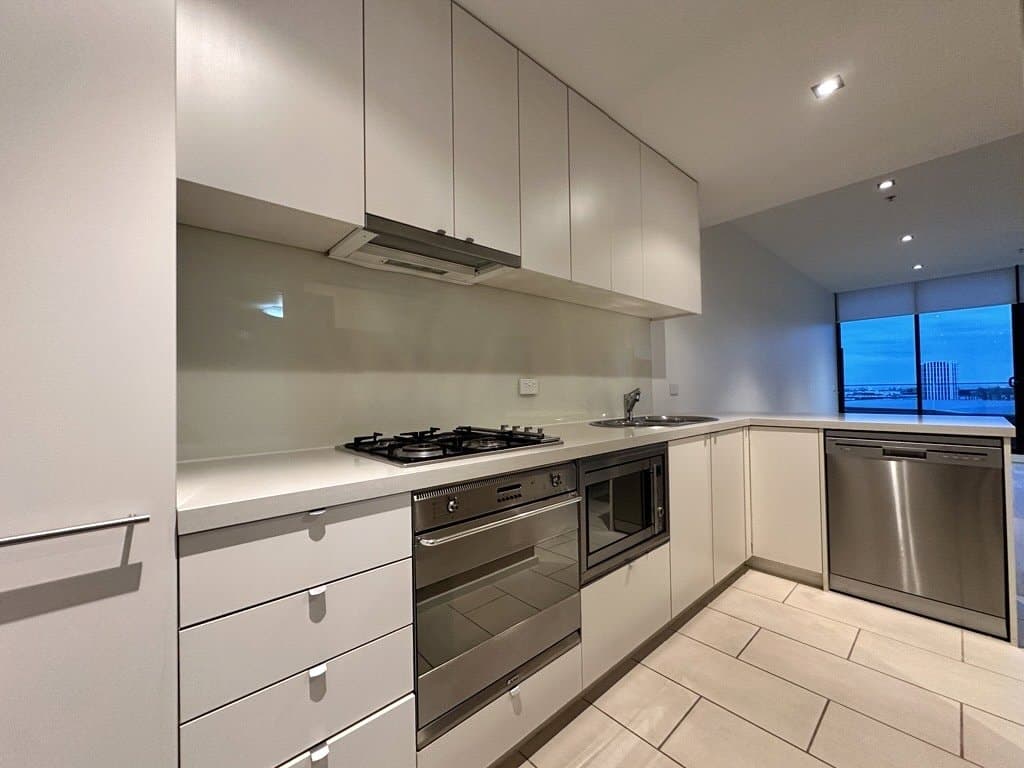 1114/60 Siddeley Street, Docklands - Thumbnail 3