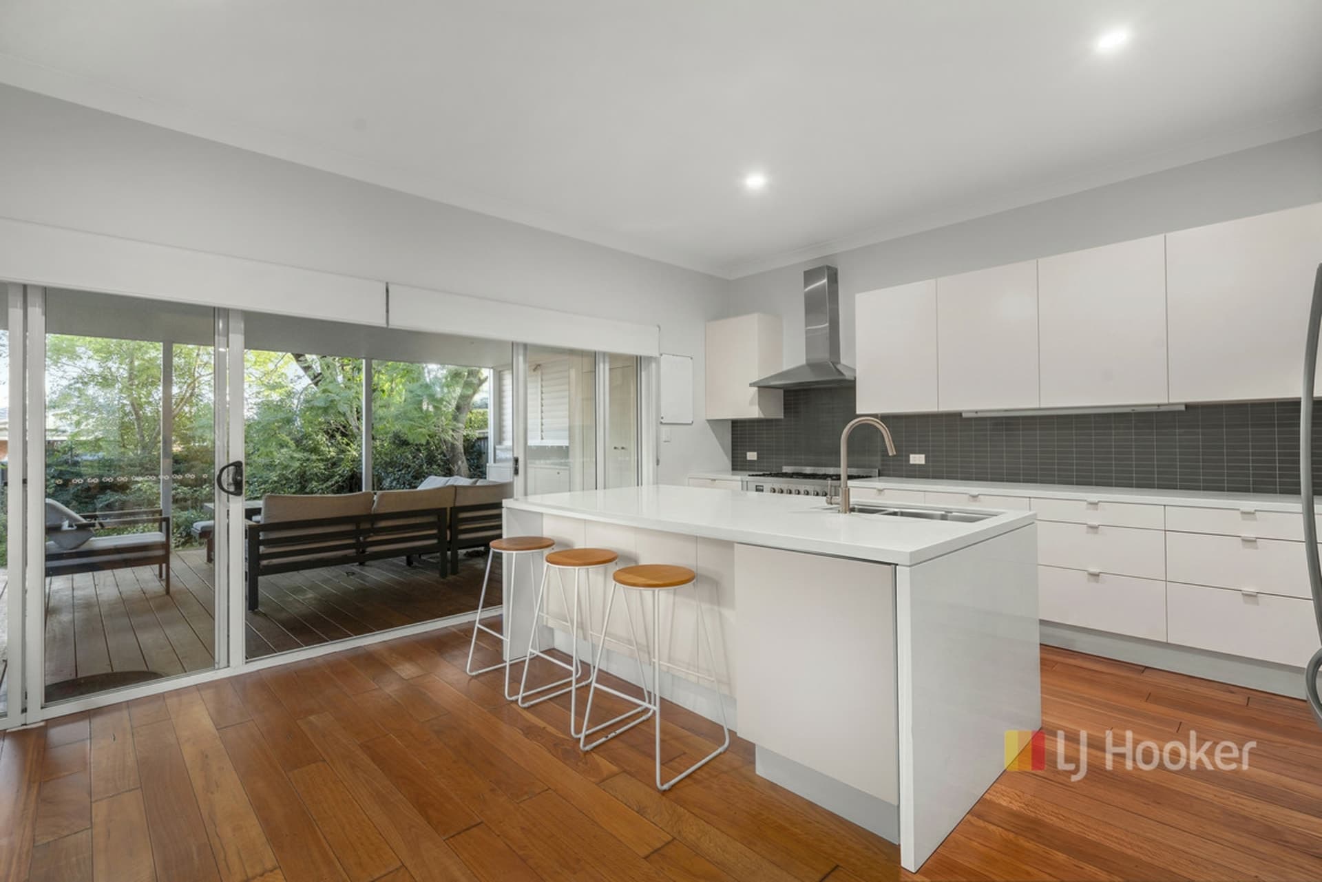 4 Pine Place, Riverstone, Riverstone - Thumbnail 2
