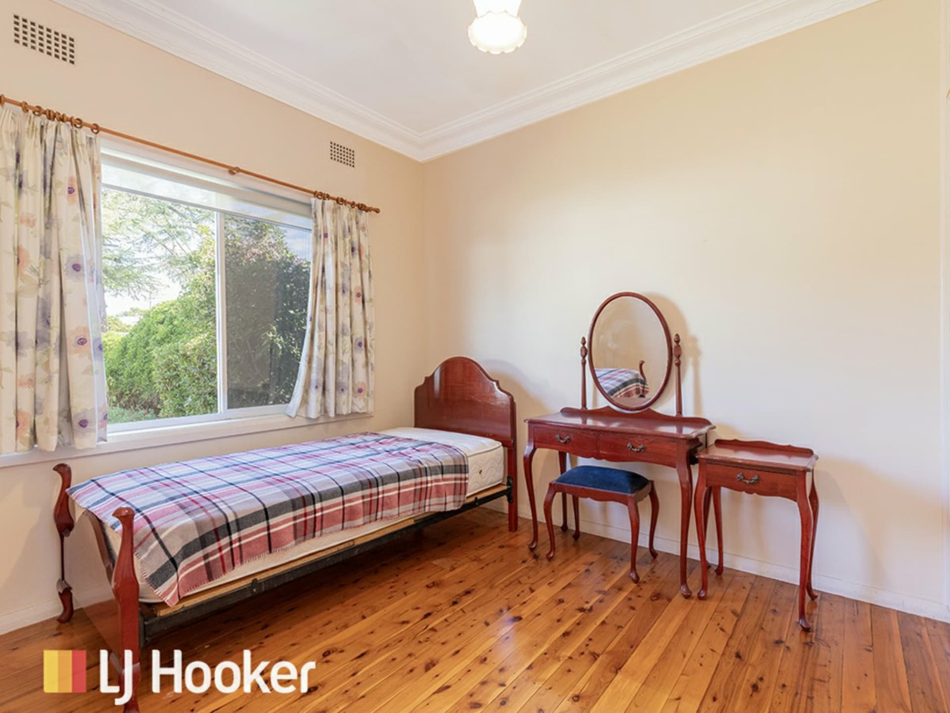 6 Croydon Avenue, South Tamworth, South Tamworth - Thumbnail 8