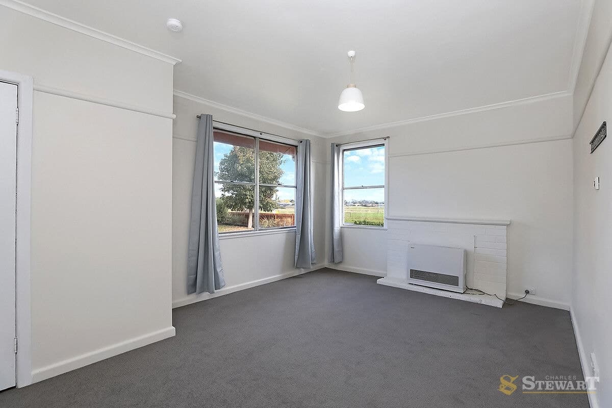 124 Armstrong Street, Colac, VIC, Colac - Thumbnail 3