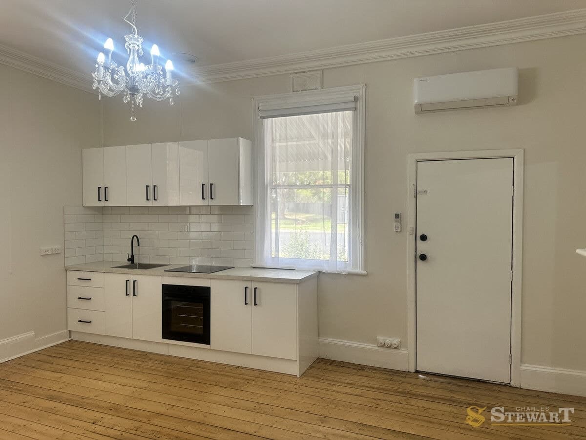1/8 Ware Street, Camperdown, VIC, Camperdown - Thumbnail 2