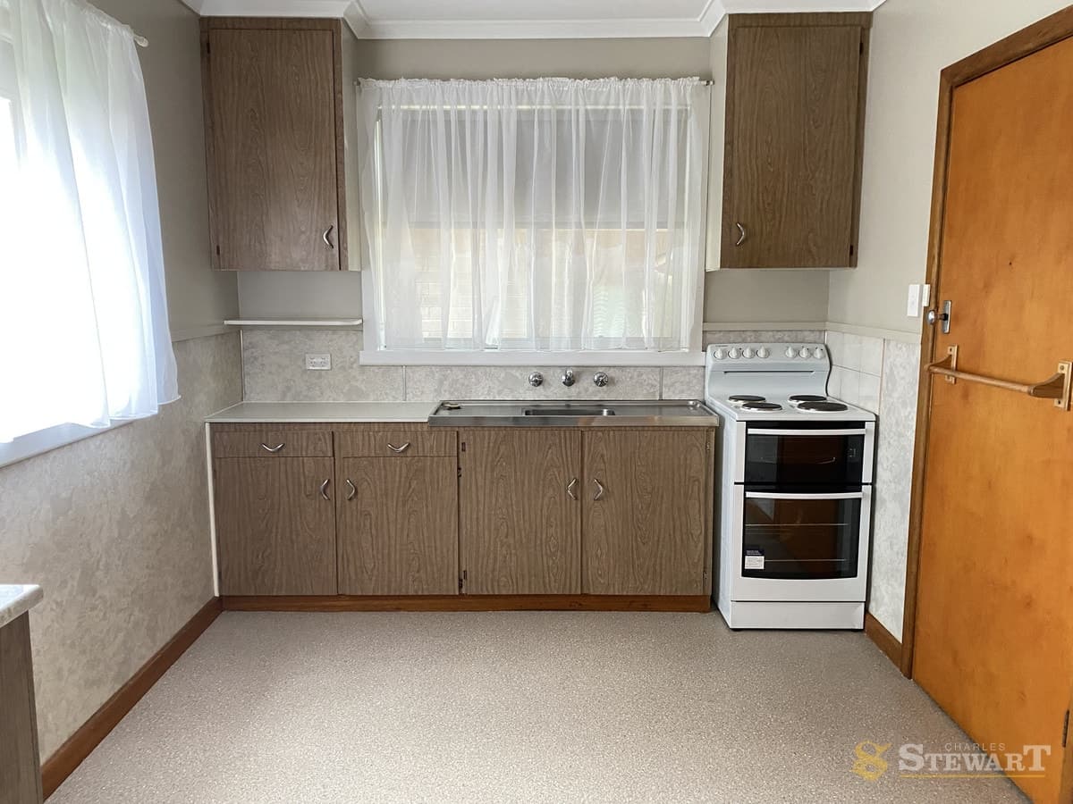 84 Victoria Street, Cobden, VIC, Cobden - Thumbnail 2