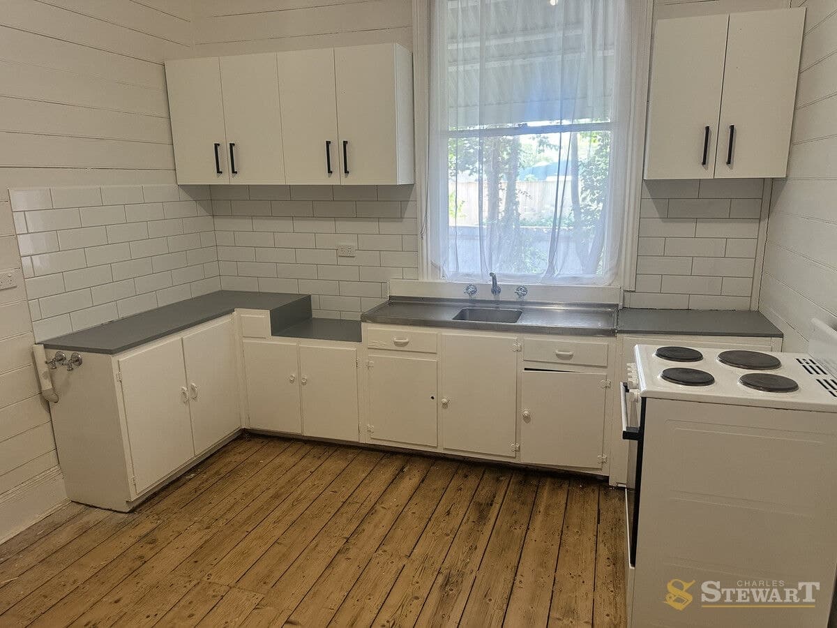 2/8 Ware Street, Camperdown, VIC, Camperdown - Thumbnail 2