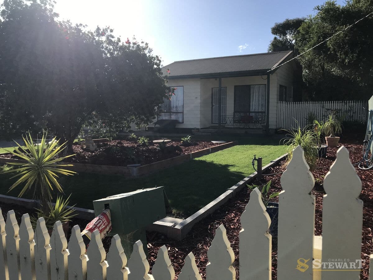 11 Elsinore Street, Colac, VIC, Colac - Thumbnail 2