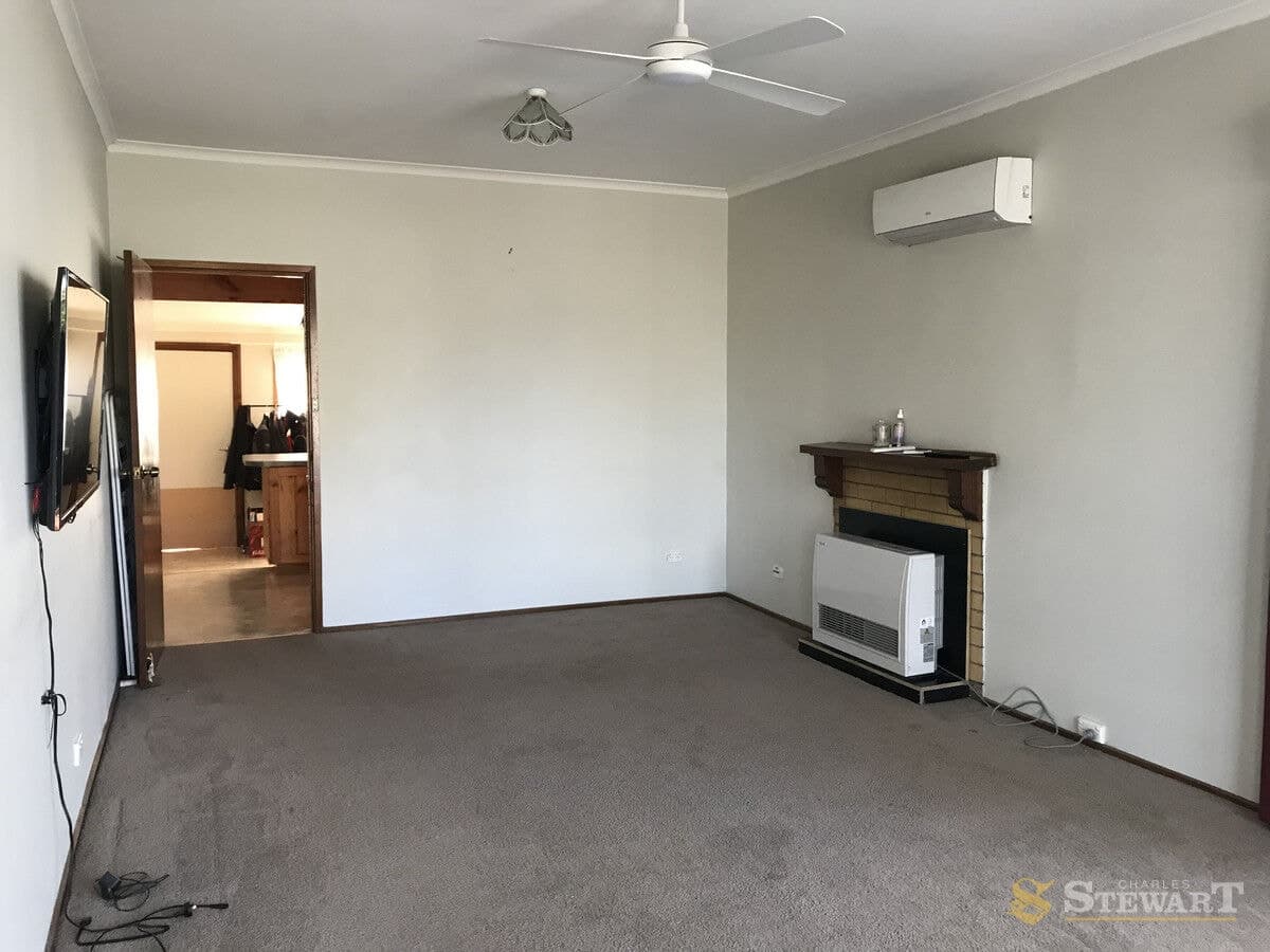 11 Elsinore Street, Colac, VIC, Colac - Thumbnail 4