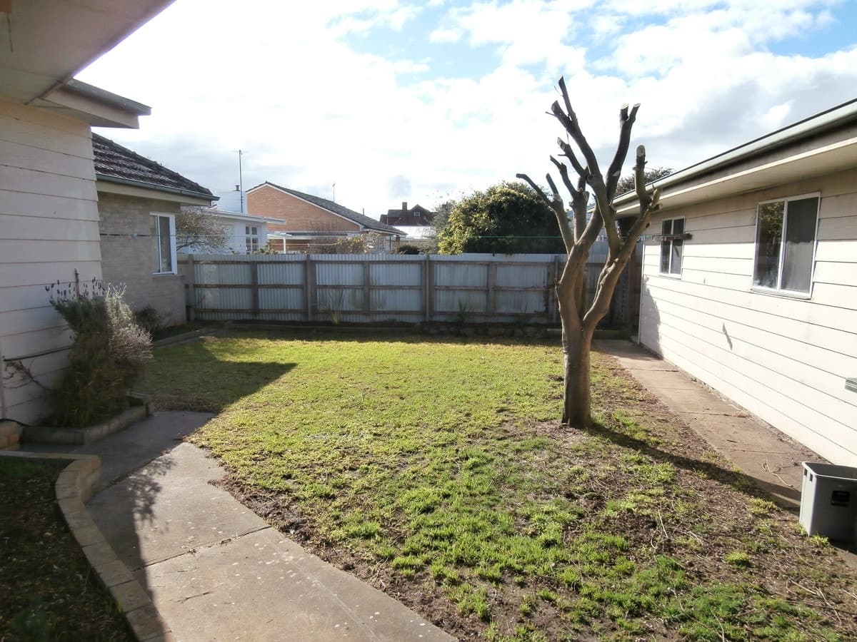 54 Sinclair Street, Colac, VIC, Colac - Thumbnail 4