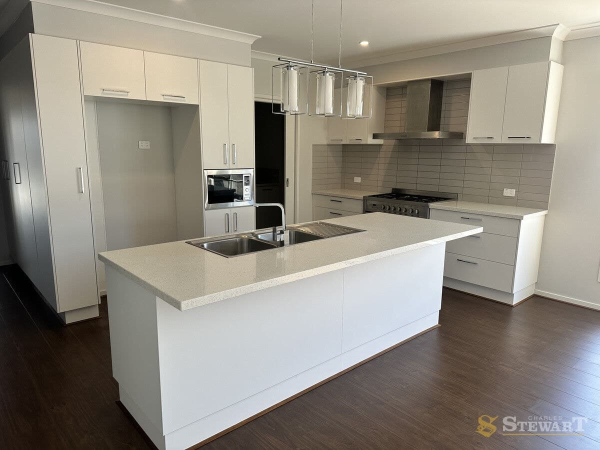 142 Wilson Street, Colac, VIC, Colac - Thumbnail 2