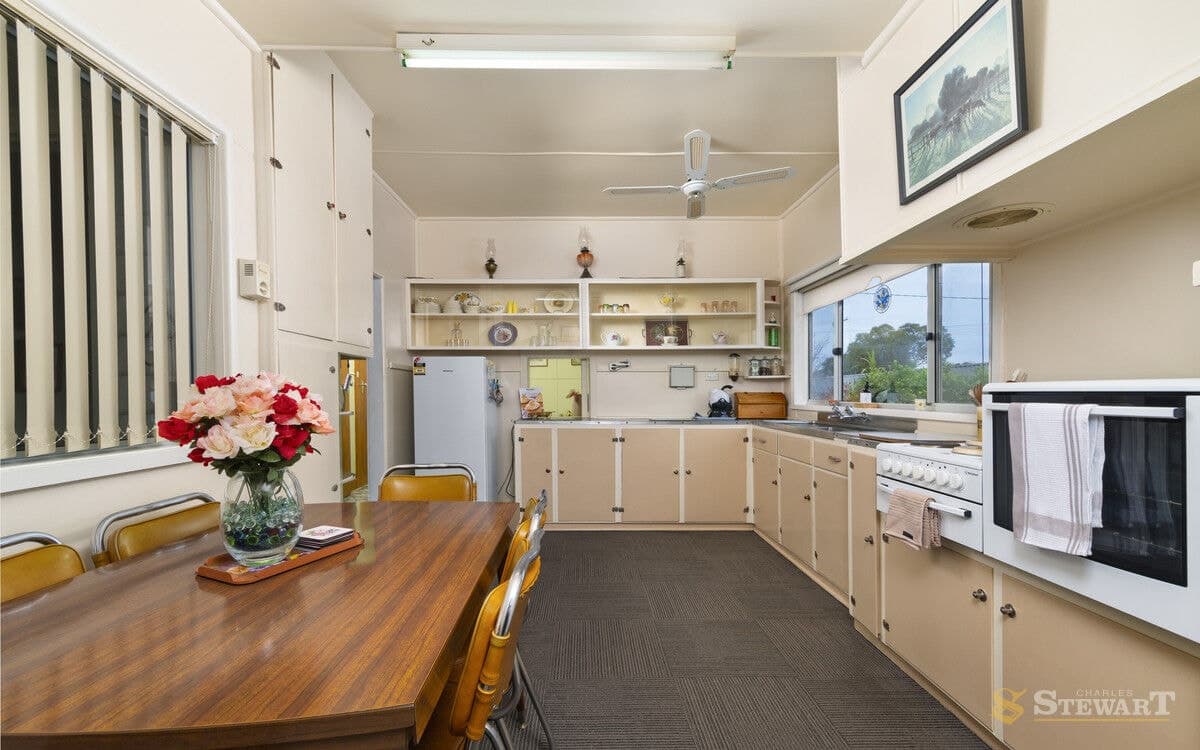 2 Scott Street, Cobden, VIC, Cobden - Thumbnail 2