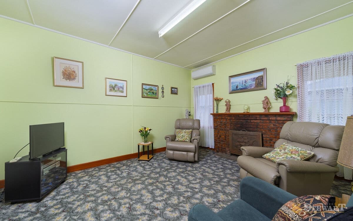 2 Scott Street, Cobden, VIC, Cobden - Thumbnail 4