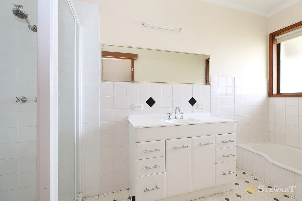 46 Glenormiston Road, Noorat, VIC, Noorat - Thumbnail 4