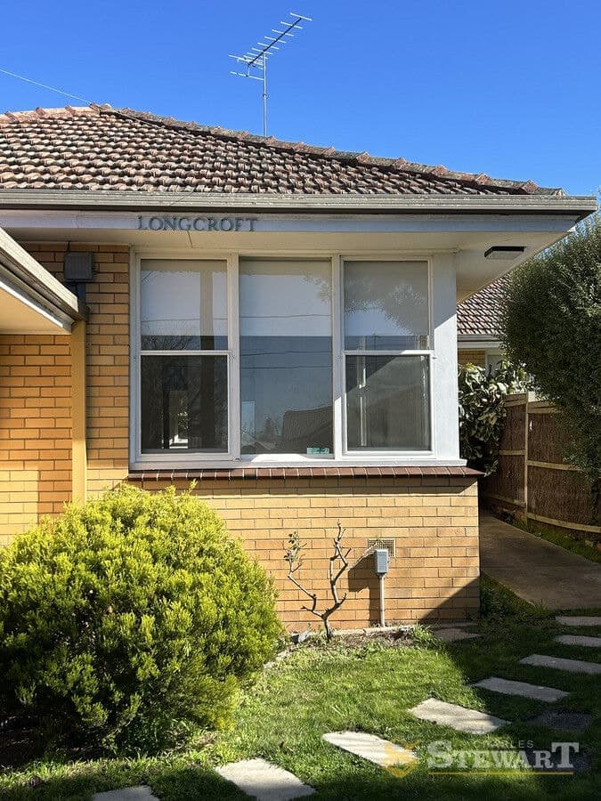2/18 Frank Street, Newtown, VIC, Newtown - Image 1