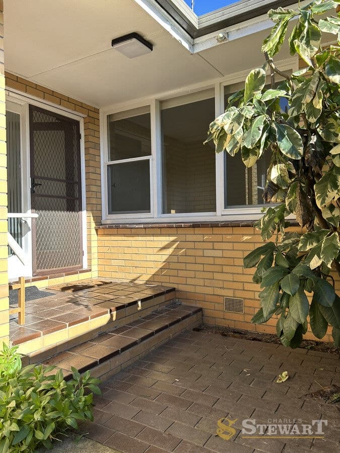 2/18 Frank Street, Newtown, VIC, Newtown - Thumbnail 2
