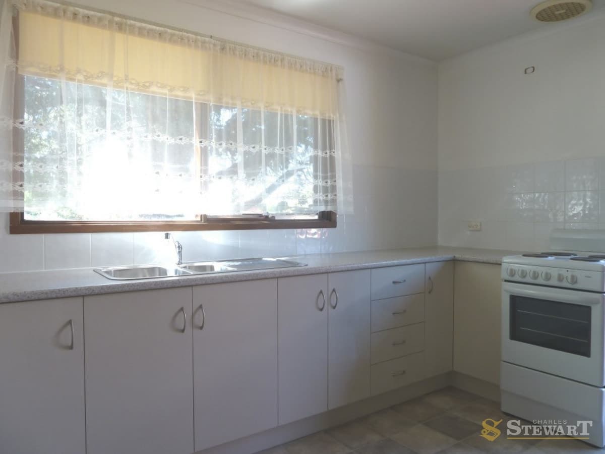 1/10 Jennings Street, Colac, VIC, Colac - Thumbnail 3