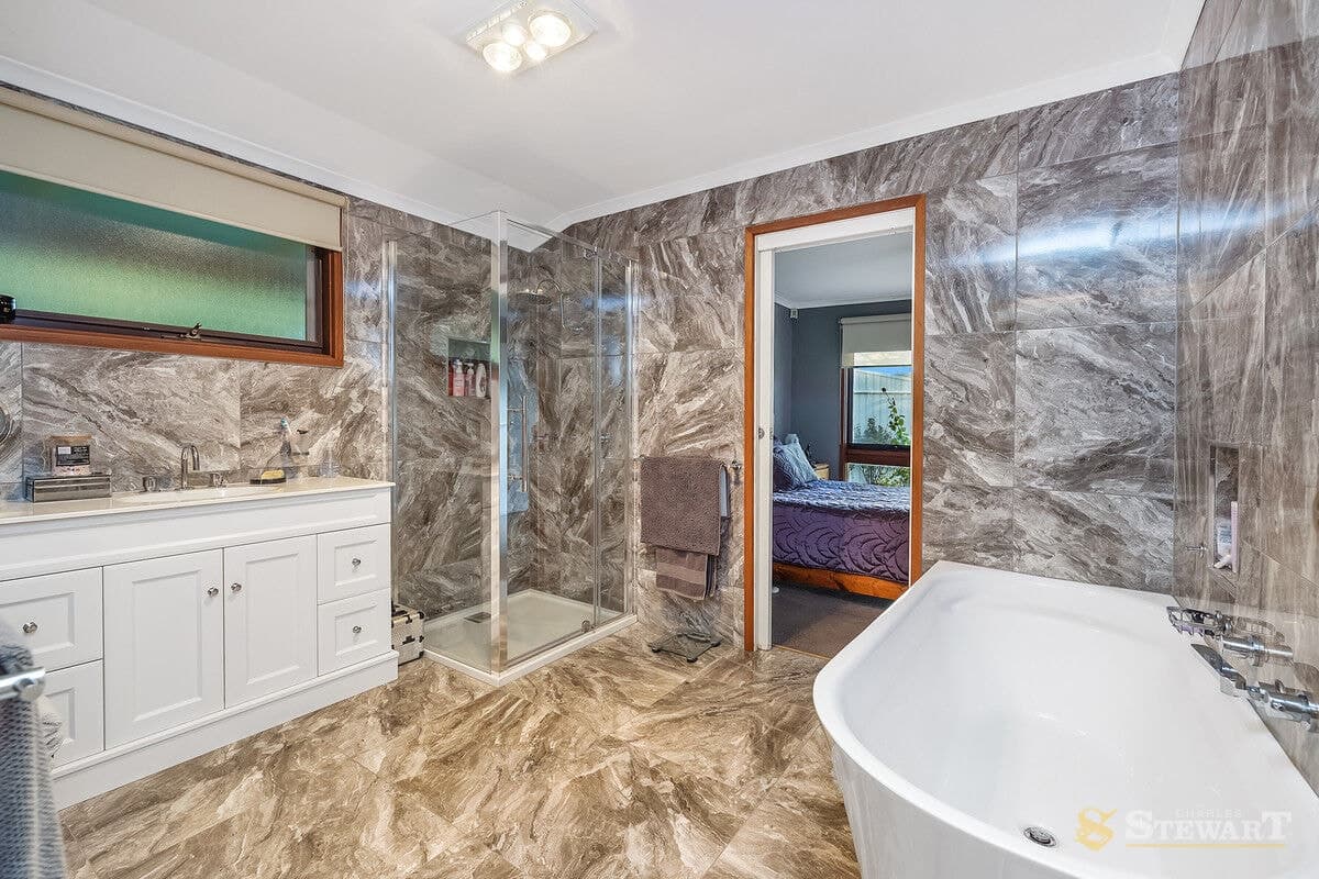 104 Batemans Road, Boorcan, VIC, Boorcan - Thumbnail 2