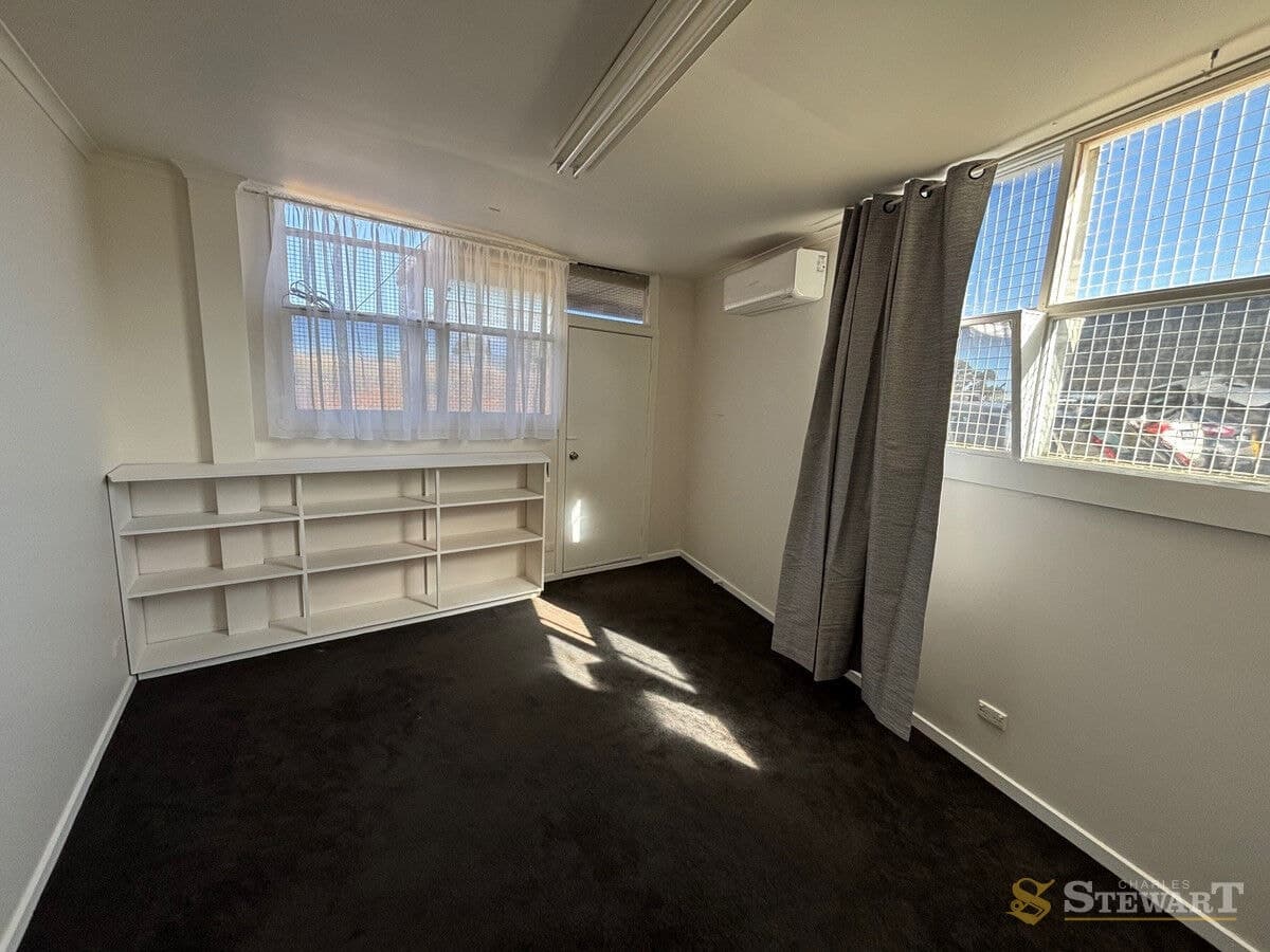 52 Rae Street, Colac, VIC, Colac - Thumbnail 2