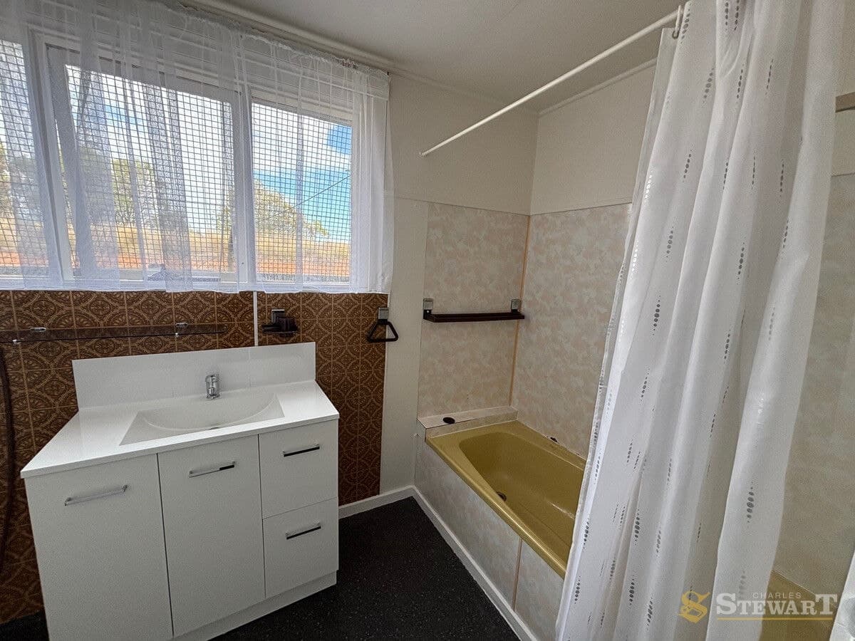52 Rae Street, Colac, VIC, Colac - Thumbnail 5