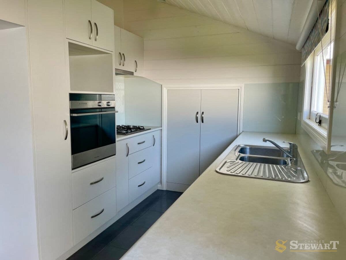 24 Cressy Street, Camperdown, VIC, Camperdown - Thumbnail 2