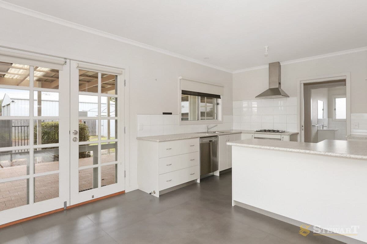 12 Chapel Street, Colac, VIC, Colac - Thumbnail 5
