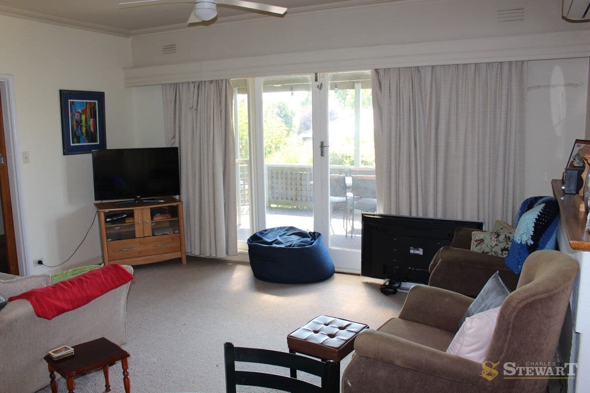 27 Dimora Avenue, Camperdown, VIC, Camperdown - Thumbnail 2
