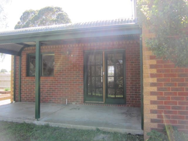 6/2 Hopkins Street, Winchelsea, VIC, Winchelsea - Thumbnail 3