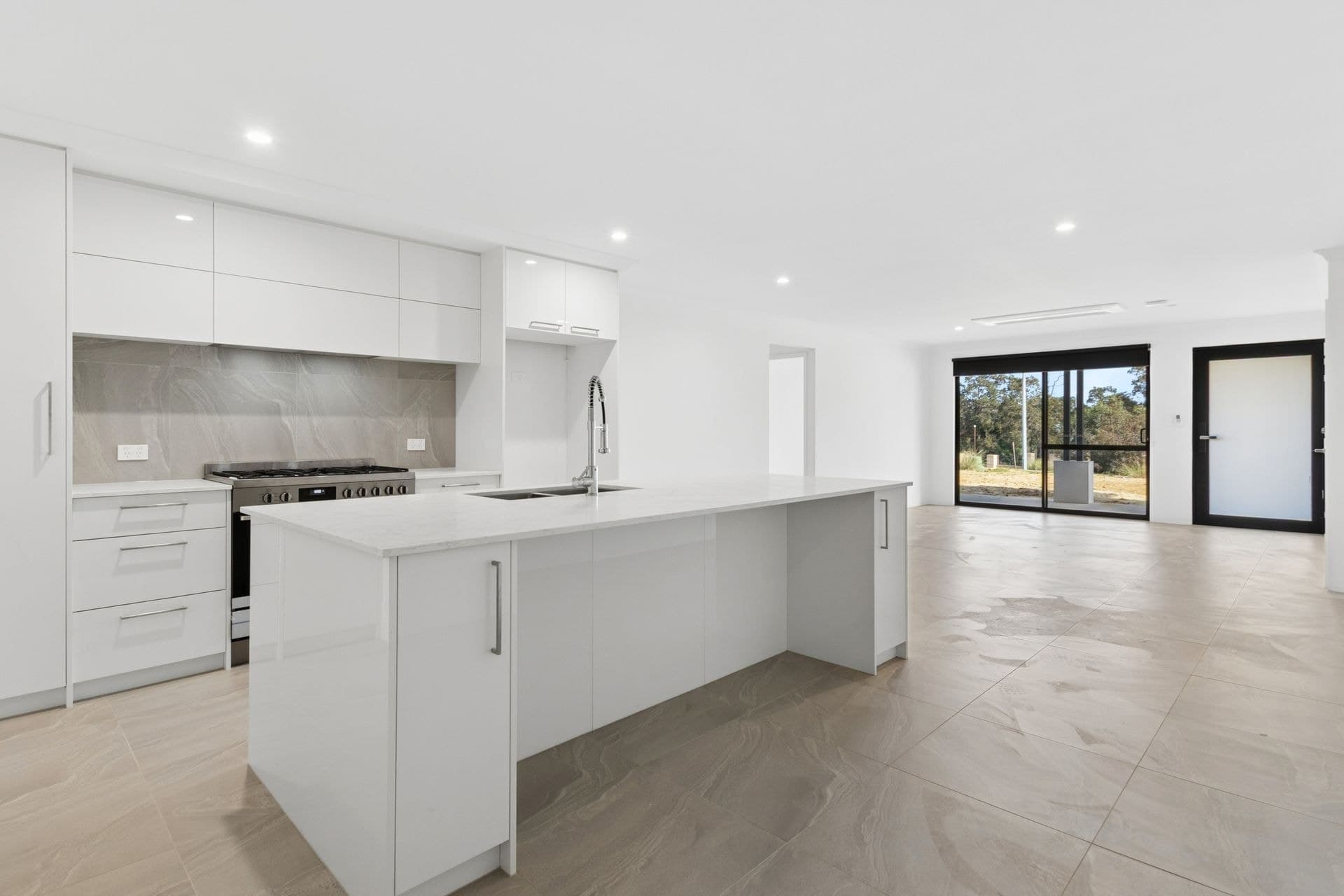 20 Amalfi Drive, Bullsbrook  WA  6084, Bullsbrook - Thumbnail 3